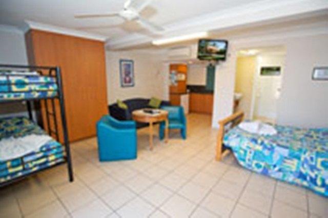 South Gladstone Motel Room photo